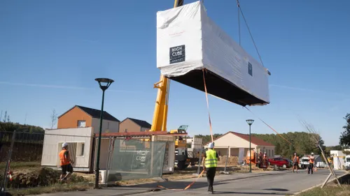 À Fismes, des conteneurs maritimes en guise de maison.