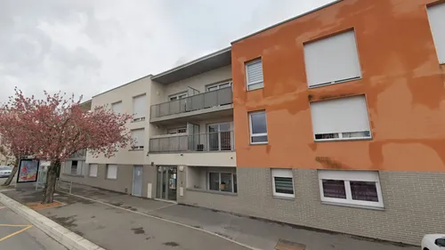 Une fillette poussée par la fenêtre de son immeuble à Reims