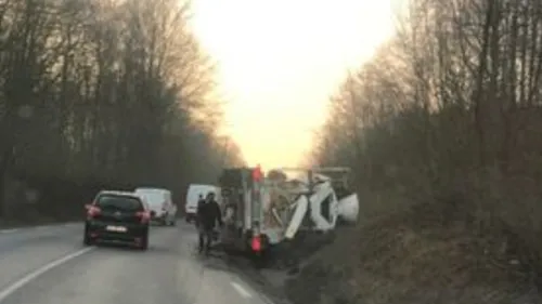 Un camion-toupie en difficulté