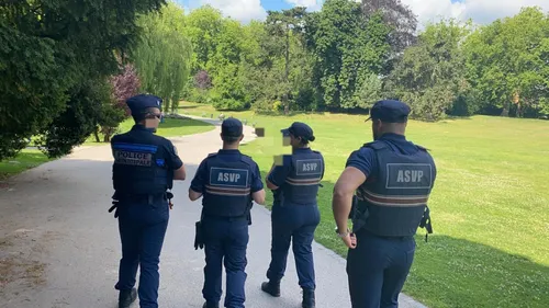 La brigade de sécurisation du parc Barbieux à Roubaix est entrée en...