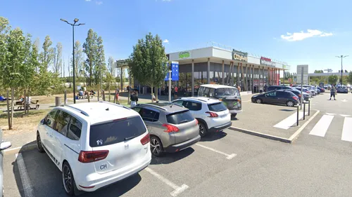 Un enfant de 11 ans oublié par ses parents sur une aire d'autoroute