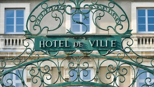 Violences urbaines : appel au rassemblement devant les mairies de...