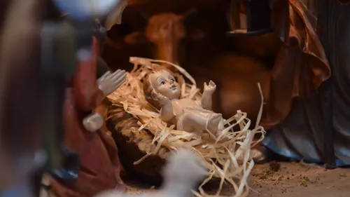 Un couple expose son incroyable collection de 919 crèches à...