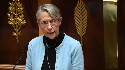 Crise du carburant : Elisabeth Borne annonce la réquisition des...