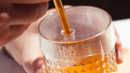 Une "capote" anti-drogue pour protéger vos verres 