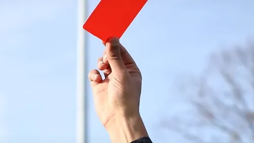 Un dirigeant radié à vie