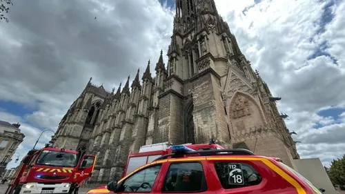 La Cathédrale de Reims évacuée