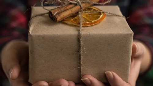 Solidarité : le retour des Boîtes de Noël solidaires