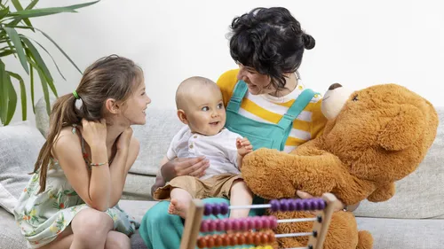 Family sphère, spécialiste de la garde d’enfants à domicile,...
