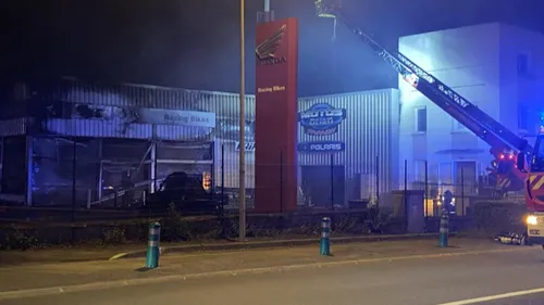 Une concession moto ravagée par un incendie