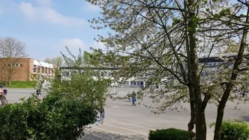 Une enquête ouverte après une rixe à la machette dans un lycée à...