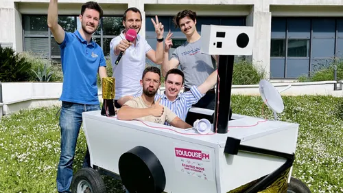 Toulouse FM soutient un équipage de la Course Red Bull Caisses à...