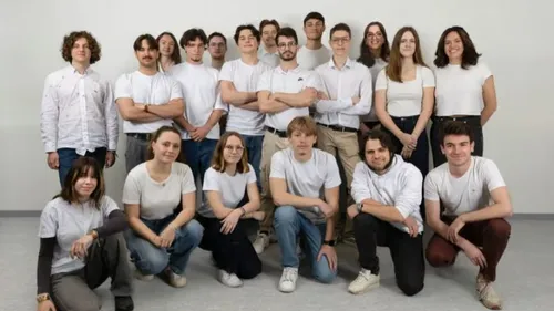 Des étudiants se lancent dans la construction d'une voiture de course.