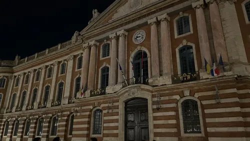 Le Capitole éteint en hommage au pape François, décédé lundi