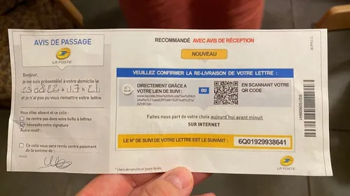 Un faux "avis de passage" de La Poste (plus vrai que nature) se...