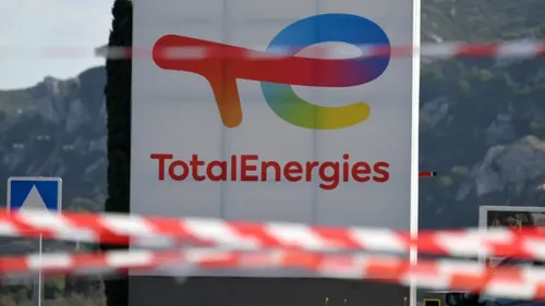 Crise du carburant : TotalEnergies invite les syndicats à des...