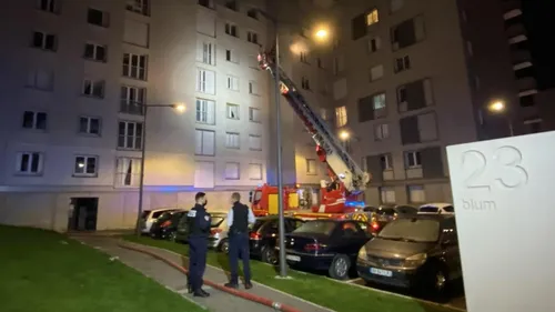 Très violent incendie en cours 