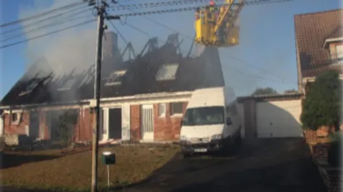 Deux maisons mitoyennes ravagées par un incendie à Eleu-dit-Leauwette