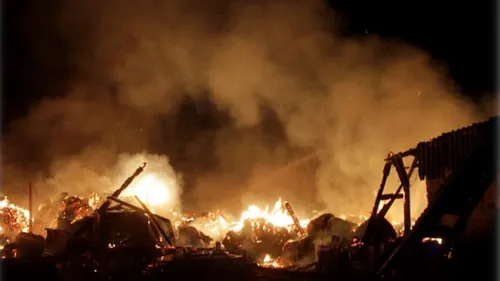 Un incendie ravage deux bâtiments agricoles au Parcq