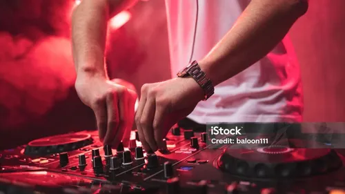Des ateliers gratuits pour apprendre  les bases du DJing.
