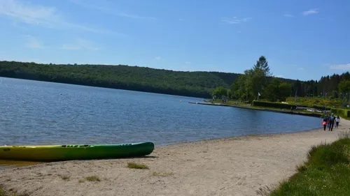 Une petite fille fait arrêt cardiaque en pleine baignade avec son...