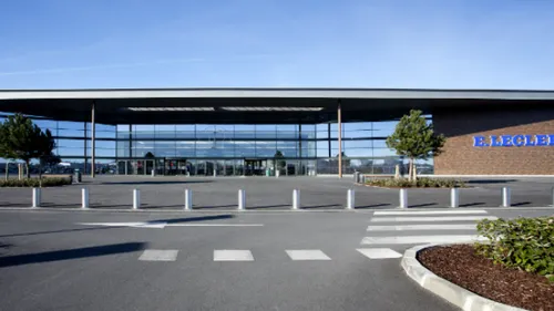 Immense job dating à Leclerc 