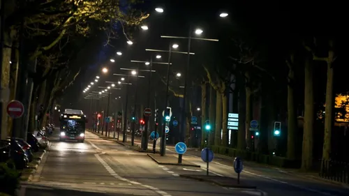 Une jeune femme victime de cinq coups de couteau en plein centre...