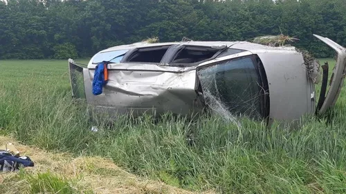 Un père et deux enfants de 4 et 9 ans blessés après une violente...