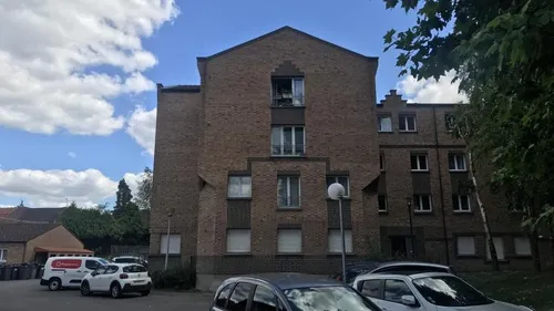 Un petit garçon de 18 mois entre la vie et la mort après une chute...