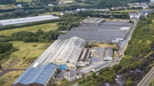 Il pratique l'urbex dans une friche désaffectée du Nord : un jeune...