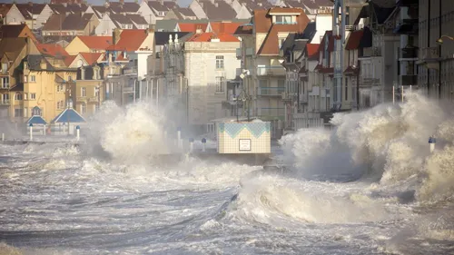 Grandes marées : la préfecture maritime appelle à la vigilance pour...