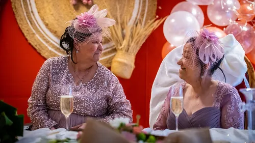 En couple depuis 47 ans, deux résidentes d’un Ehpad dans le Nord se...