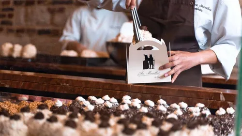  Le célèbre Merveilleux de chez Fred va faire son entrée dans le...