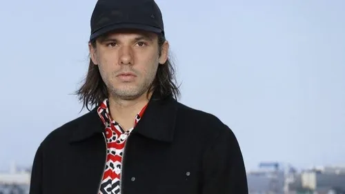 La tournée d’Orelsan annulée « au moins jusqu’au 25 janvier », les...