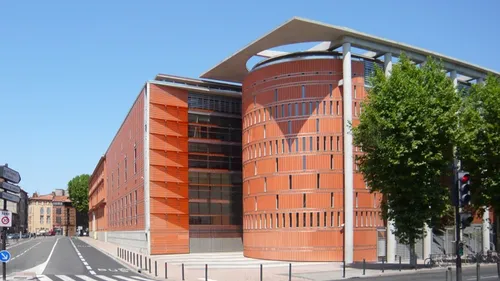 Un rassemblement pour Lyhanna au palais de justice de Toulouse
