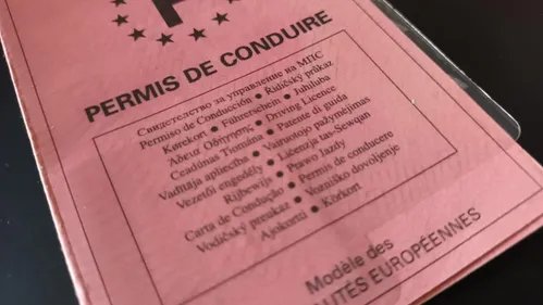 Permis de conduire : l’âge légal va passer à 17 ans en janvier 2024