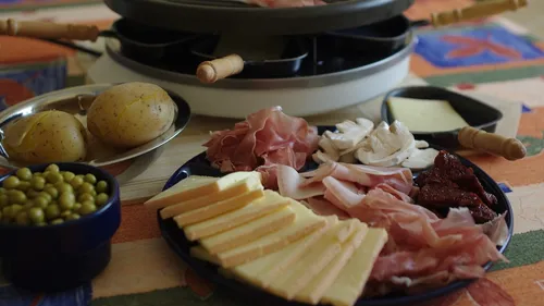 Nouveau rappel de fromage à raclette pour une suspicion d'E. Coli