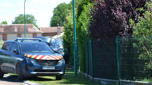 Un jeune désespéré menace de mettre fin à ses jours