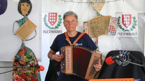Une nordiste bat son record du monde d’accordéon en jouant 75...