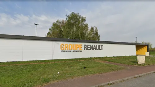 Face à la crise des composants électroniques, l'usine Renault-Douai...