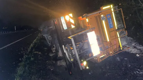 La saleuse termine dans le fossé