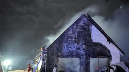 Une maison ravagée par un incendie  