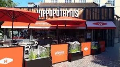  L'Hippopotamus rouvre ses portes à Troyes .
