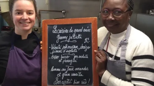 Un restaurant ouvre sa cuisine aux mamies.