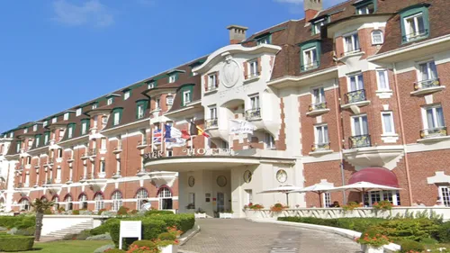 Une trentaine d'emplois à pourvoir à l'hôtel Barrière Le...