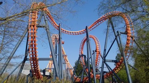 Bagatelle : des visiteurs restent coincés dans une attraction en...