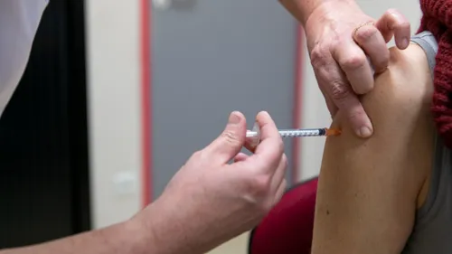 Soignants non vaccinés : la Haute autorité de santé s'oppose à leur...