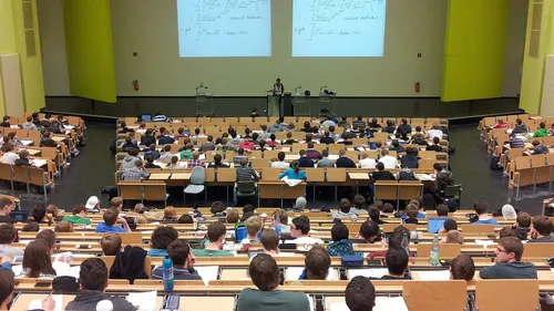 Le gouvernement annonce une revalorisation des bourses étudiantes