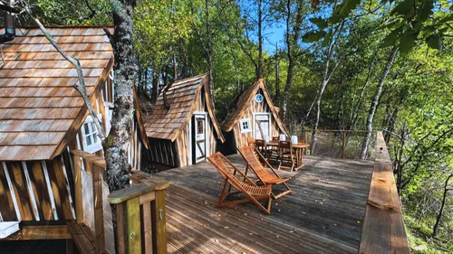 Gagnez votre nuit insolite en famille aux Cabanes de la Romaningue 