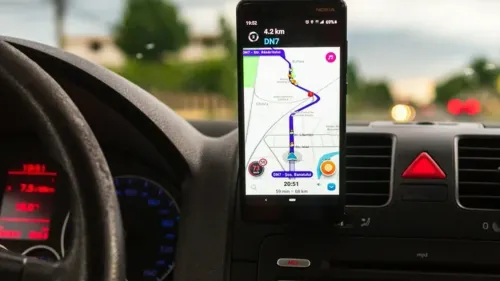 "En carette tertous"! Waze lance ce mardi une voix de guidage... en...